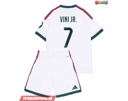 Lacne Dětský Futbalové dres Real Madrid Vinicius Junior #7 2026-27 Krátky Rukáv - Domáci (+ trenírky)